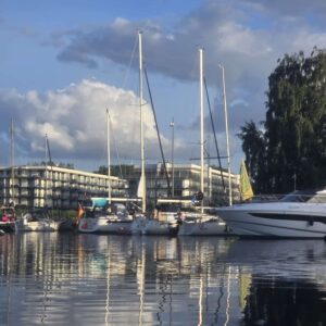 apartamenty z widokiem na marinę