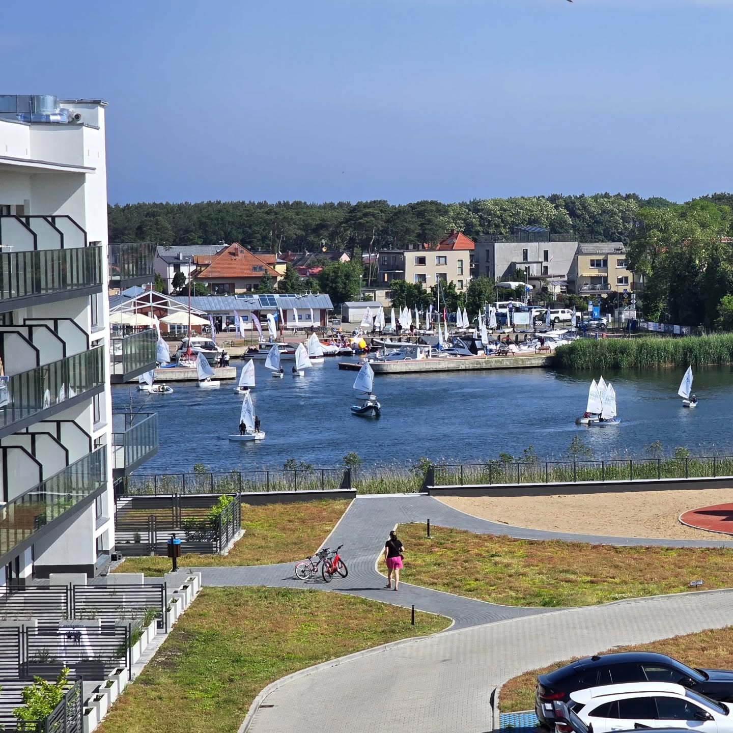 widok na marinę z okna apartamentu w Porta Mare Dziwnów